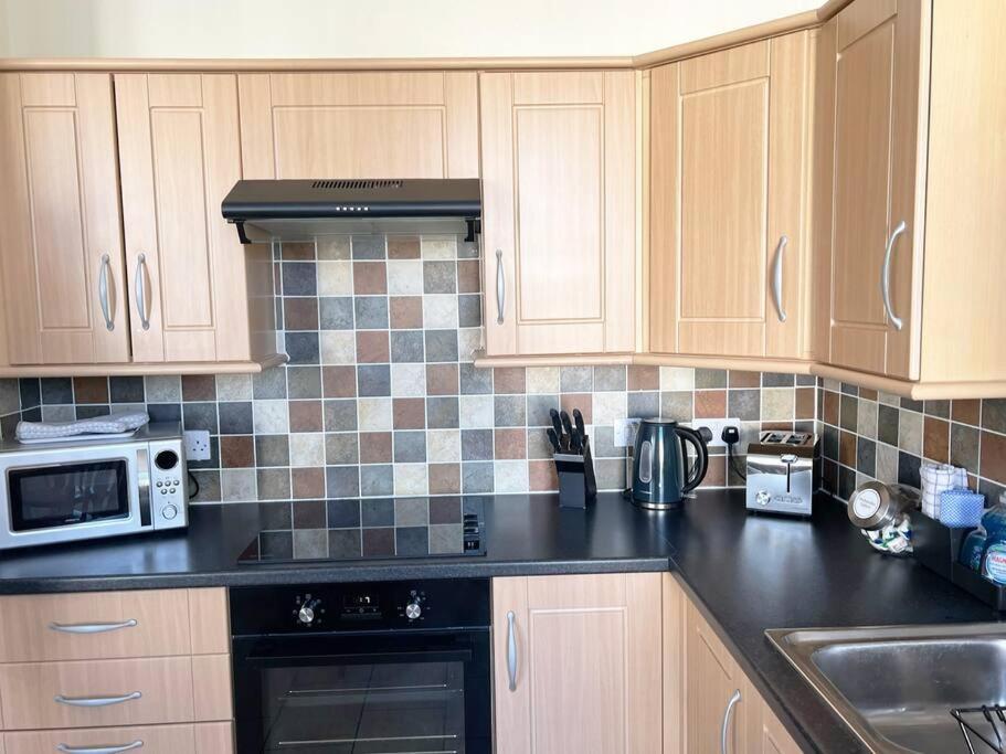 Private Parking, Central Llandudno, King Bed With Ensuite At Clement Lodge Esterno foto