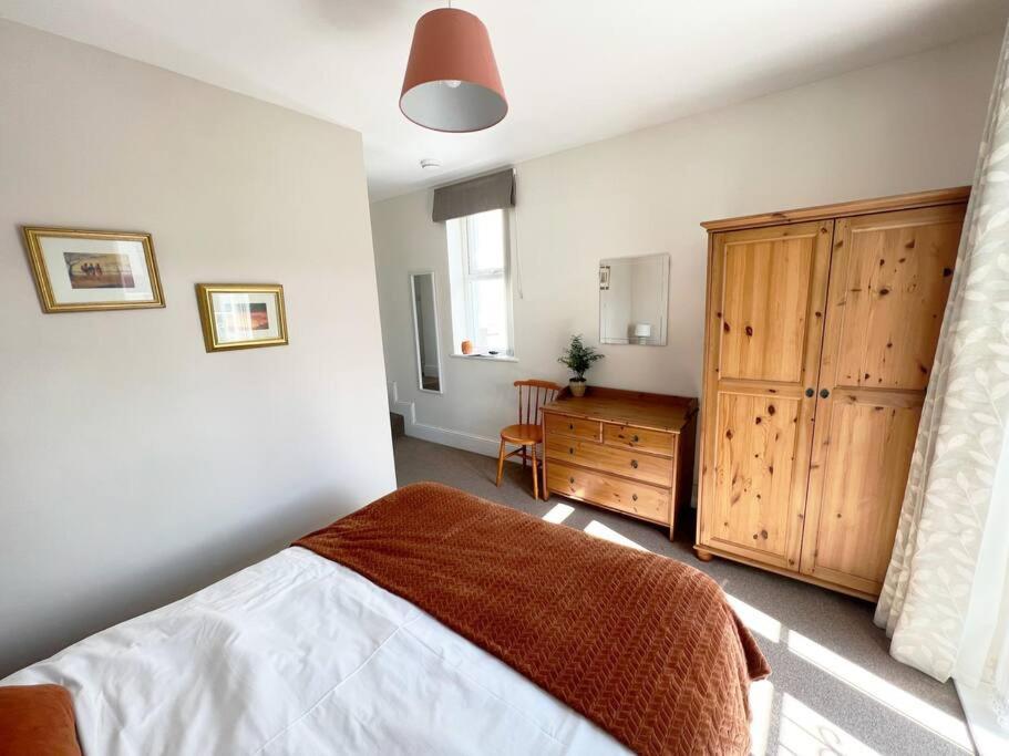 Private Parking, Central Llandudno, King Bed With Ensuite At Clement Lodge Esterno foto