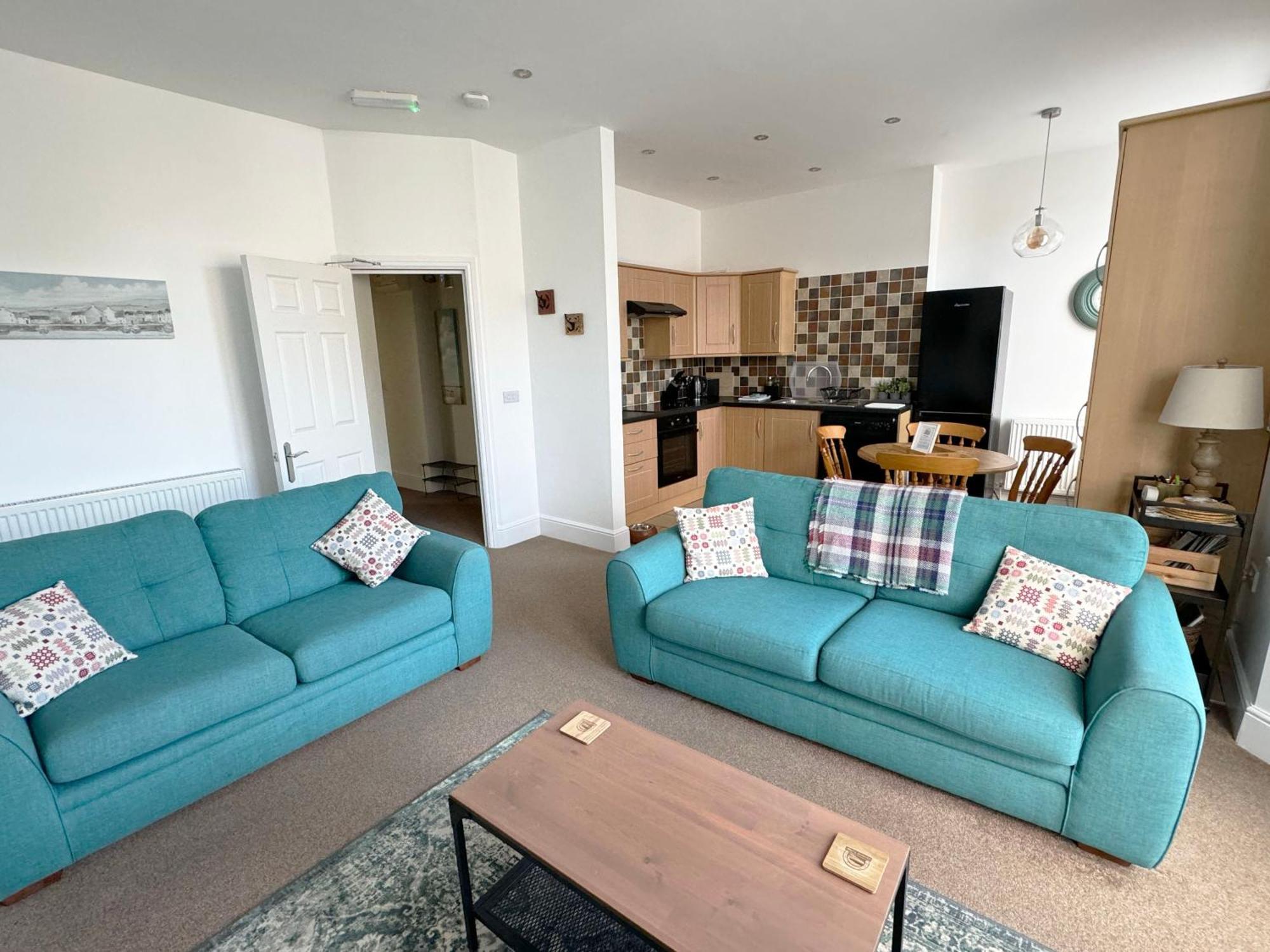 Private Parking, Central Llandudno, King Bed With Ensuite At Clement Lodge Esterno foto