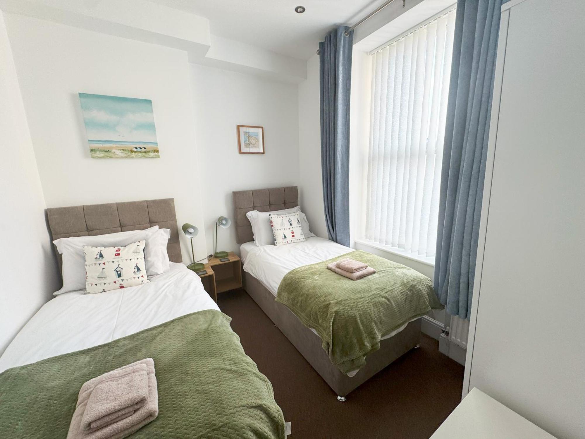 Private Parking, Central Llandudno, King Bed With Ensuite At Clement Lodge Esterno foto